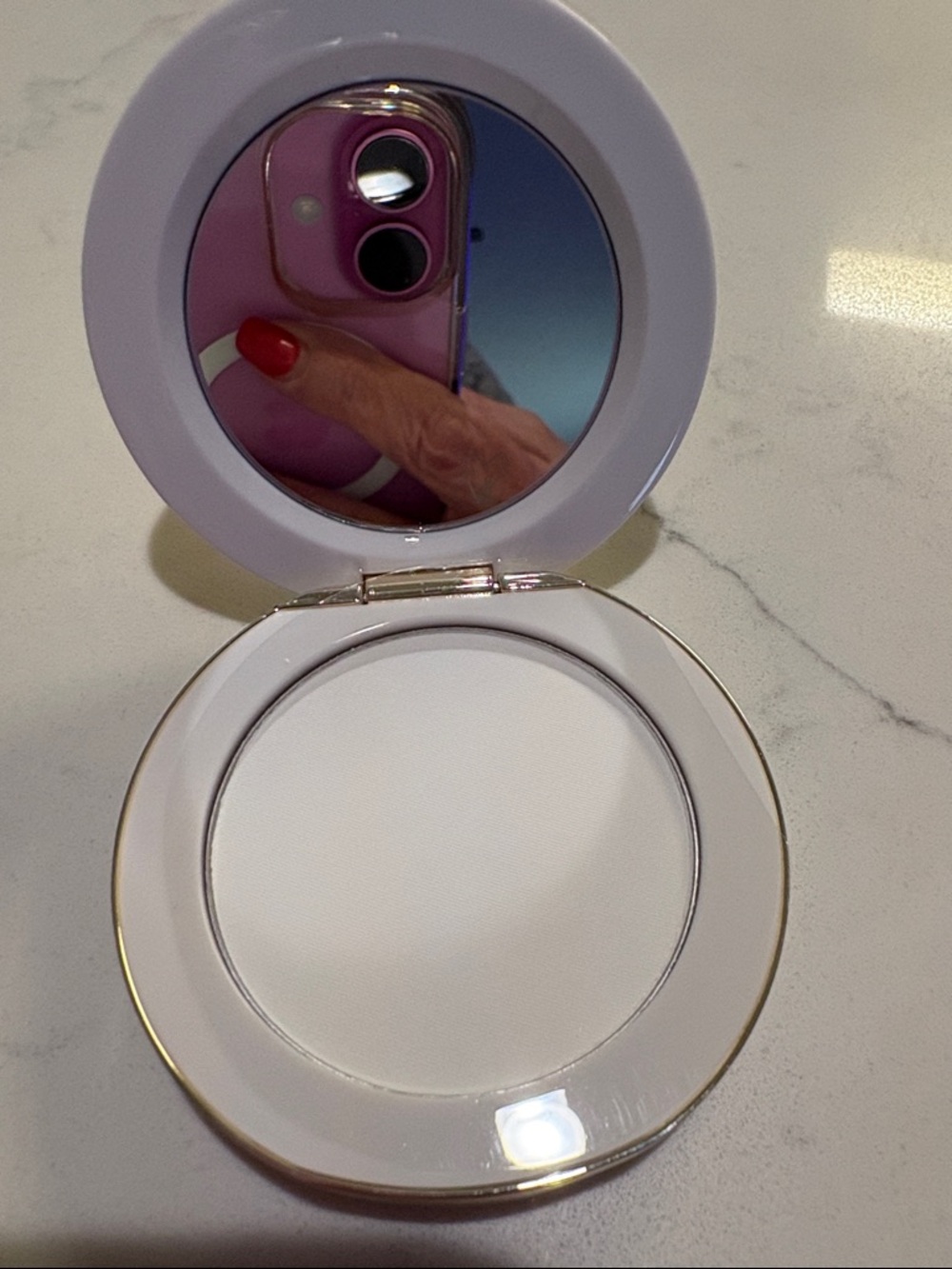 Westman Atelier Translucent Powder - Picture 4 of 9